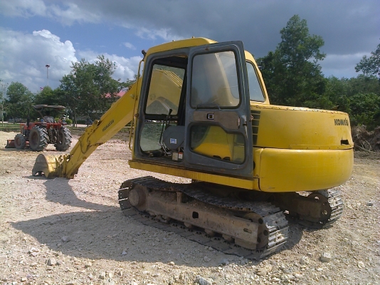 PC60-7 รถแน่นๆเก็บสีให้ใหม่(สาดสีบางๆ) มีเอกสารใบอินวอยล์ สภาพดี