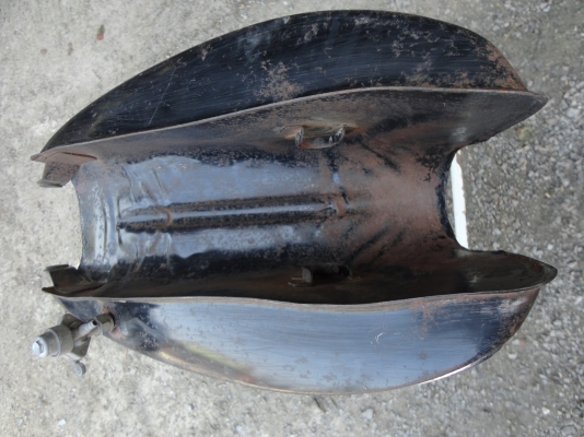 ขอบคุณ พ.เสือ ขายถังน้ำมัน SUZUKI K-125 M.2 แท้สนใจติดต่อโทร.081-005-8785