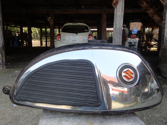 ขอบคุณ พ.เสือ ขายถังน้ำมัน SUZUKI K-125 M.2 แท้สนใจติดต่อโทร.081-005-8785