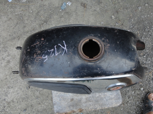 ขอบคุณ พ.เสือ ขายถังน้ำมัน SUZUKI K-125 M.2 แท้สนใจติดต่อโทร.081-005-8785