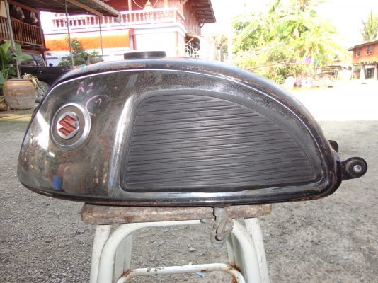 ขอบคุณ พ.เสือ ขายถังน้ำมัน SUZUKI K-125 M.2 แท้สนใจติดต่อโทร.081-005-8785