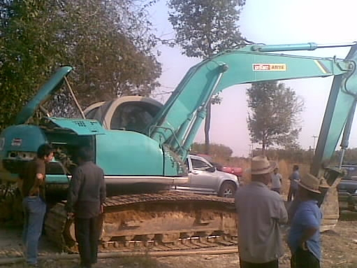 KOBELCO MARK V SUPER SK-200 Serial 24000 บอดี้สวยมาก ไฟฟ้าหน้าจอครบพร้อม เอกสารเล่มทะเบียน รถทำงานเร็วไม่มีโหลดเลย เอวแน่นดี ช่วงล่างโซ่บูทใบแทรกเต็มพร้อมทำงานได้เลยครับ ราคาต่อรองได้ครับ