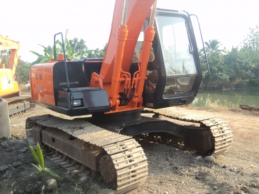 ขายด่วน  HITACHI  EX 120-2  ทำสี  ZX 120  เก่านอกยังไม่เคยใช้งานในไทย  เครื่องปัมดี  ไฟฟ้าครบ