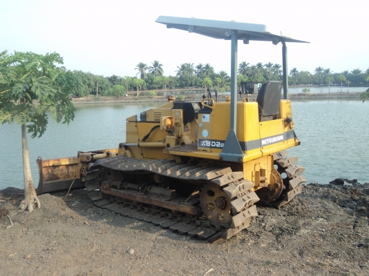 ขายด่วน รถแทรคเตอร์ตีนตะขาบ  BD2G  เก่านอกยังไม่เคยใช้งานในไทย  เครื่องปั้มดี  แรง ๆๆๆ