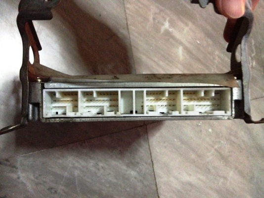 กล่อง ECU Toyota altis 2005