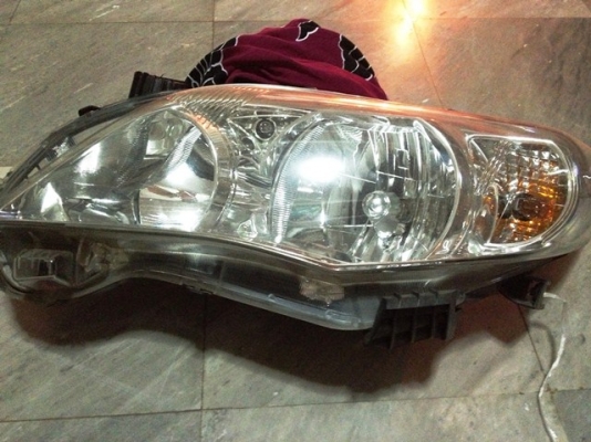 ไฟใหญ่หน้าซ้าย พร้อมหลอดไฟ Toyota New altis 2008