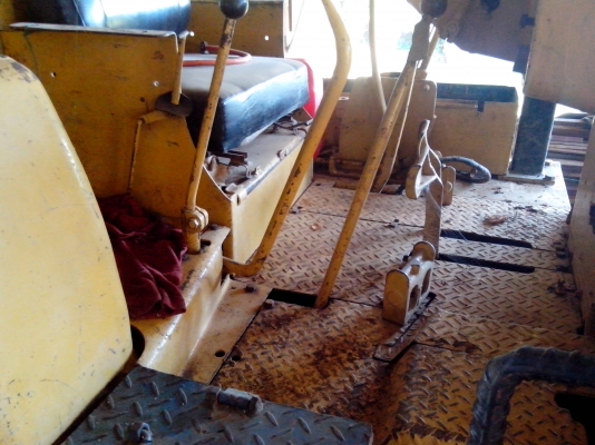 รถแทรกเตอร Cat D7F