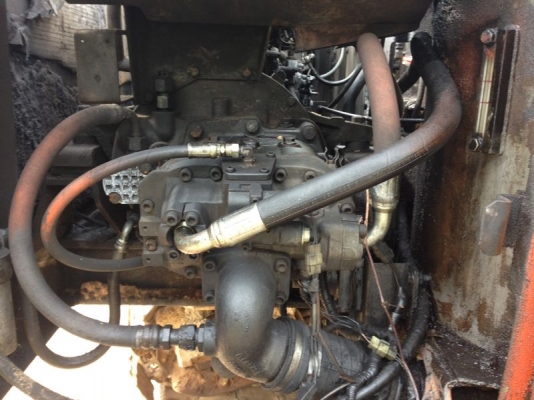 รถแบคโฮ  HITACHI  200 - 3     สนใจติดต่อ 081 - 6079515