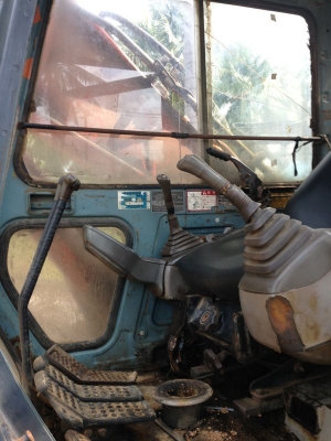 รถแบคโฮ  HITACHI  200 - 3     สนใจติดต่อ 081 - 6079515