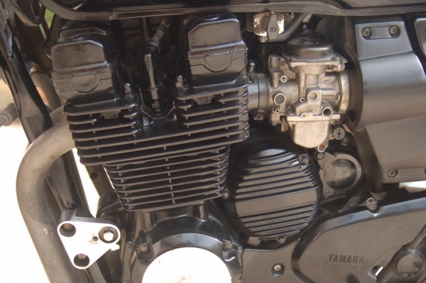 XJR400 ปี2000 Black Edition บวกงานเคฟล่า ท่อสูตร สวยๆๆ