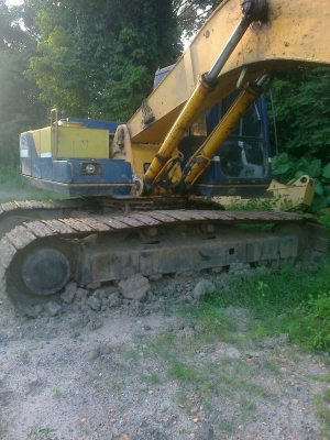 รถแบคโฮ KOBELCO  907  ( ตัวเดินใหญ่ )   สนใจติดต่อ 081 - 6079515