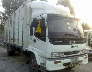 รถอิซูซุ 6 ล้อ ตู้แห้ง  200 แรงม้า  ปี  47   สนใจติดต่อ 081 - 6079515