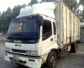 รถอิซูซุ 6 ล้อ ตู้แห้ง  200 แรงม้า  ปี  47   สนใจติดต่อ 081 - 6079515