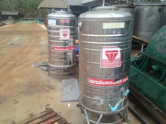 ขายถังน้ำสแตนเลสขนาด 500 ลิตร 2 ใบ สภาพสวย พร้อมใช้งาน