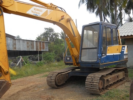 รถแบคโฮเก่านอก sk04n2 สนใจโทร 082-7211671 อี๊ดสองห้อง