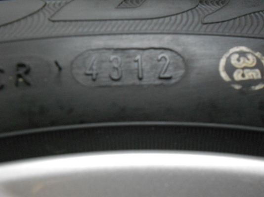 ขายล้อแม็ก Honda jazz ขอบ 15 พร้อมยาง ถอดป้ายแดง