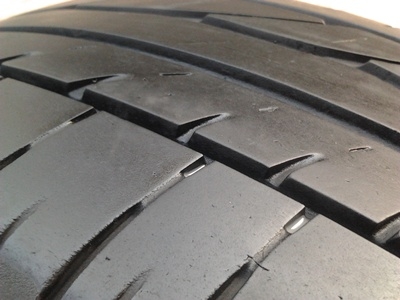 ขายยาง195/65/15 ปี 10/2เส้น+ปี09/2เส้น BRIDERTONE TURANZA ER33 1 ชุด ราคา : 1,