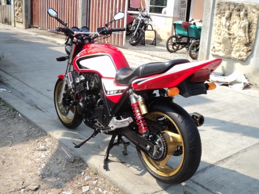 ((ลกกระหน่ำ))CB400sfสวยๆเครื่องดีท่อแต่งโยชิสีสวยๆรถเก็บงานใหม่หมดคับ