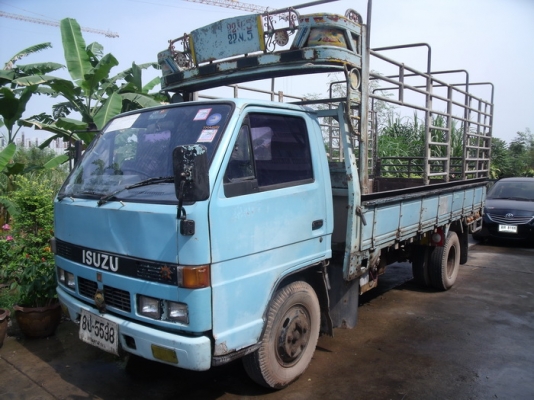 ขาย Isuzu NKR 6ล้อ รถห้าง ยาว4.50ม. ปี92.