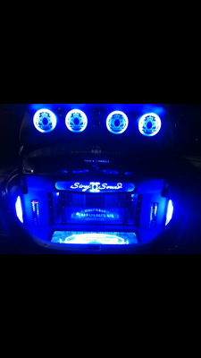 ขอขายรถเก๋งสวยๆสักคันรถผมเองวิ่งแค่หมื่นกิโลไม่ค่อยได้ใช้