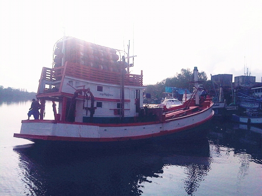 ขายเรืออวนลากพร้อมใช้งาน