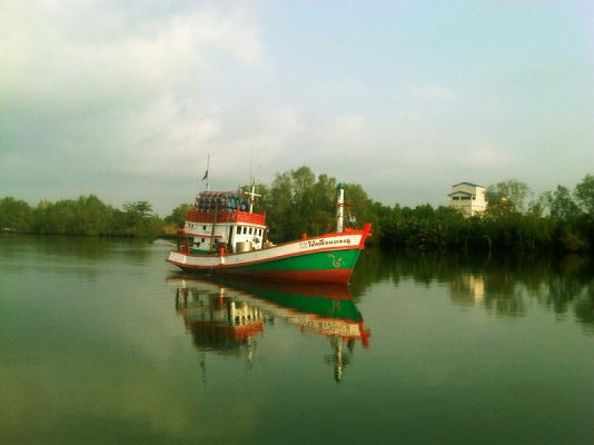 ขายเรืออวนลากพร้อมใช้งาน