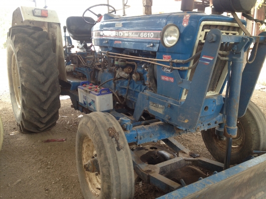 Ford6610หนุ่มเสี้อลายสวยพร้อมใช้ครับ