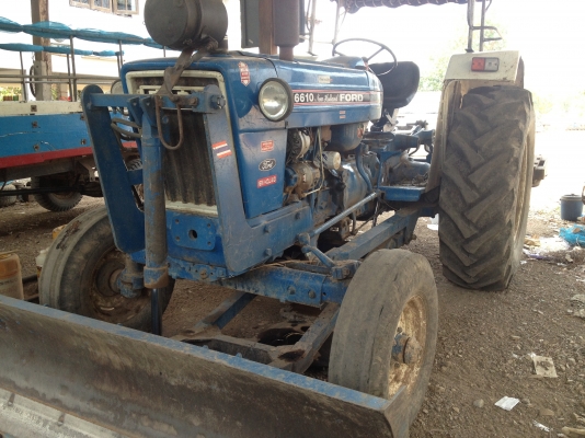Ford6610หนุ่มเสี้อลายสวยพร้อมใช้ครับ