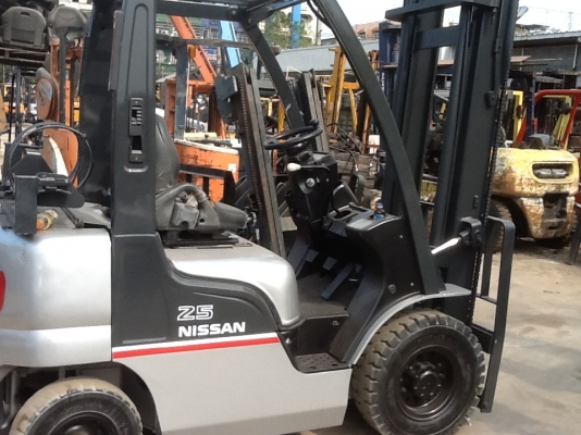 รถยกนิสสัน น้ำหนักยก 2 ตัน เสาสูง 4.50 เมตร เครื่องเบนซินติดแก็ส เกียร์ออโต้ รถยกนิสสัน น้ำหนักยก 2 ตัน เสาสูง 4.50 เมตร เครื่องเบนซินติดแก็ส เกียร์ออโต้