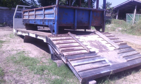 แพ 10 ล้อ ขึ้นแบคโฮ 200