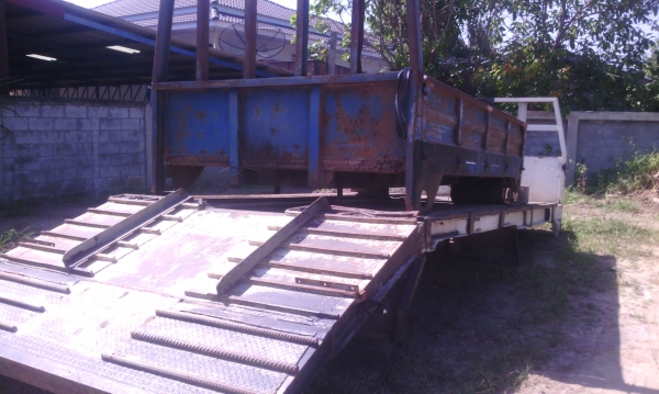 แพ 10 ล้อ ขึ้นแบคโฮ 200