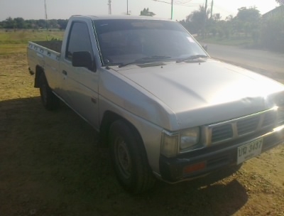 ขายรถNISSUN  BIG .  M ปี94เครื่องฝาแดง2500 พร้อมใช้ทะเบียนพร้อมโอนสนใจ0810076640