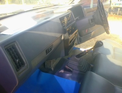 ขายรถNISSUN  BIG .  M ปี94เครื่องฝาแดง2500 พร้อมใช้ทะเบียนพร้อมโอนสนใจ0810076640