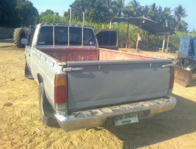 ขายรถNISSUN  BIG .  M ปี94เครื่องฝาแดง2500 พร้อมใช้ทะเบียนพร้อมโอนสนใจ0810076640