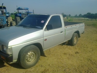 ขายรถNISSUN  BIG .  M ปี94เครื่องฝาแดง2500 พร้อมใช้ทะเบียนพร้อมโอนสนใจ0810076640