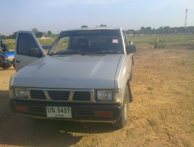 ขายรถNISSUN  BIG .  M ปี94เครื่องฝาแดง2500 พร้อมใช้ทะเบียนพร้อมโอนสนใจ0810076640