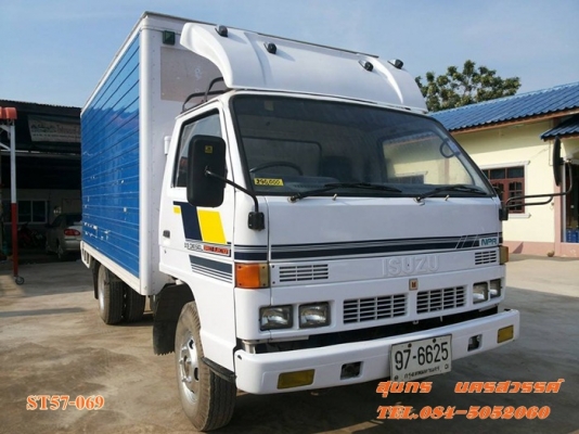ขายด่วน รถบรรทุก 6 ล้อ ISUZU NPR 110 แรง ตู้แห้ง 3 บาน สภาพสวยพร้อมใช้ ราคาสุดคุ้ม