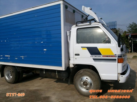 ขายด่วน รถบรรทุก 6 ล้อ ISUZU NPR 110 แรง ตู้แห้ง 3 บาน สภาพสวยพร้อมใช้ ราคาสุดคุ้ม