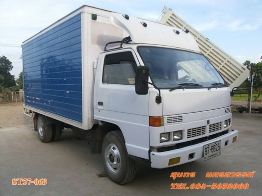 ขายด่วน รถบรรทุก 6 ล้อ ISUZU NPR 110 แรง ตู้แห้ง 3 บาน สภาพสวยพร้อมใช้ ราคาสุดคุ้ม