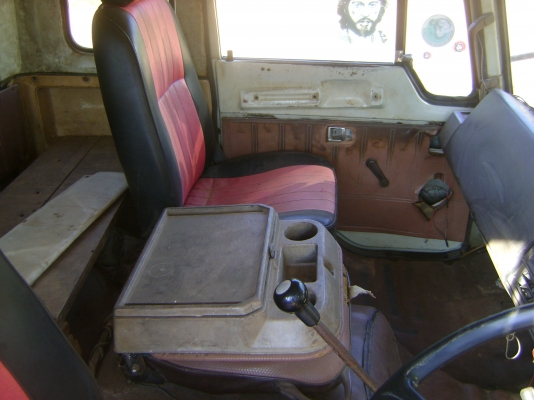 ้HINO F17  เครื่อง EH 700   168 แรง  ราคา  410,000 บาท