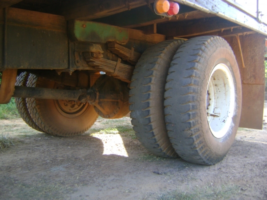 ้HINO F17  เครื่อง EH 700   168 แรง  ราคา  410,000 บาท