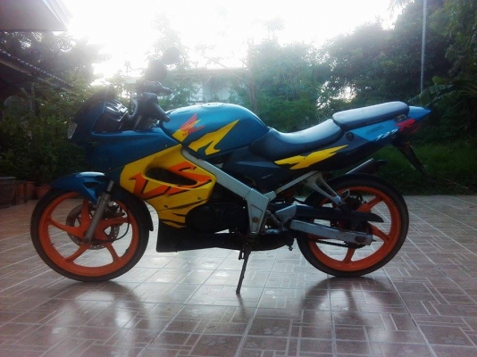 ขาย LS 125 D สีเขียวแม็กส้ม ปี 43 เจ้าของเดียวรถบ้านนอกๆสักคันครับ ขาย LS 125 D สีเขียวแม็กส้ม ปี 43 เจ้าของเดียวรถบ้านนอกๆสักคันครับ