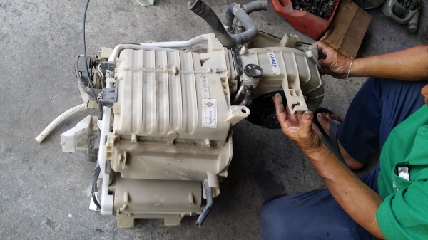 ขาย ตู้แอร์+โบเวอร์  camry 2002