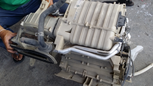 ขาย ตู้แอร์+โบเวอร์  camry 2002