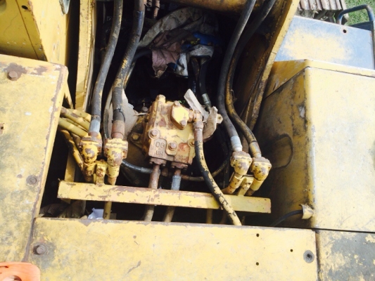 รถขุดแม็คโค pc200 รถขุดแม็คโค pc200