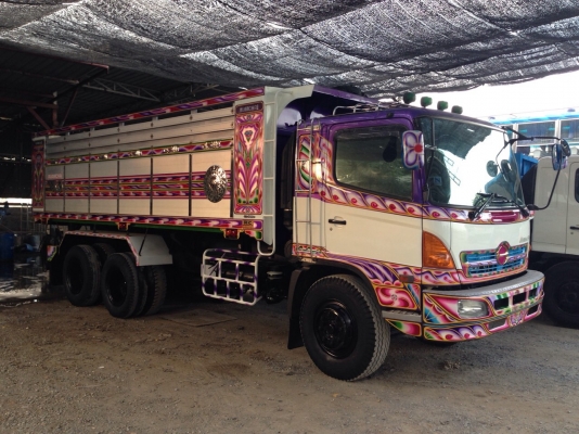 ขายรถ 10 ล้อ HINO  MEGA FM 2 เพลา เครื่องยนต์ 260 แรงม้ากระบะดั๊ม  สนใจติดต่อ 080-4477814 พีรพงษ์