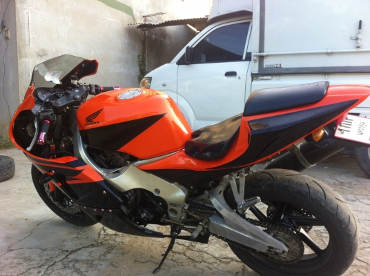 ปรับราคา cbr 400 ทะเบียนแท้ ไม่ขาดต่อ เครื่องดี สีใหม่ ขี่กลับได้เลย 78000.-เหลือ73000.- ปรับราคา cbr 400 ทะเบียนแท้ ไม่ขาดต่อ เครื่องดี สีใหม่ ขี่กลับได้เลย 78000.-เหลือ73000.-