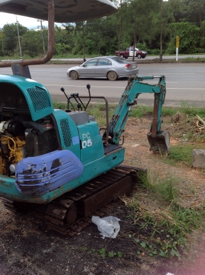 ขายรถแบคโฮ ยี่ห้อ KOMATSU รุ่น PC05-7 ขายรถแบคโฮ ยี่ห้อ KOMATSU รุ่น PC05-7