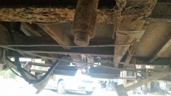 ISUZU.10ล้อหัวยาว-เพลาเดียว-เครื่อง120-..ขายตามสภาพครับราคา.175.000.บ ISUZU.10ล้อหัวยาว-เพลาเดียว-เครื่อง120-..ขายตามสภาพครับราคา.175.000.บ