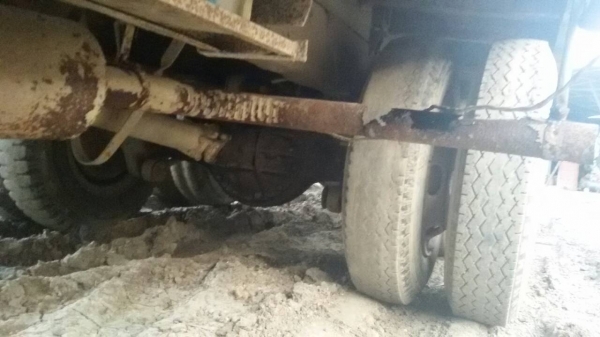 ISUZU.10ล้อหัวยาว-เพลาเดียว-เครื่อง120-..ขายตามสภาพครับราคา.175.000.บ ISUZU.10ล้อหัวยาว-เพลาเดียว-เครื่อง120-..ขายตามสภาพครับราคา.175.000.บ